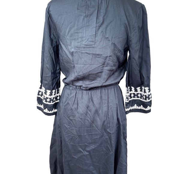 Old Navy Gray and Blue Sundress with Cuffed Sleeves and Scoop Neck - Picture 5 of 6